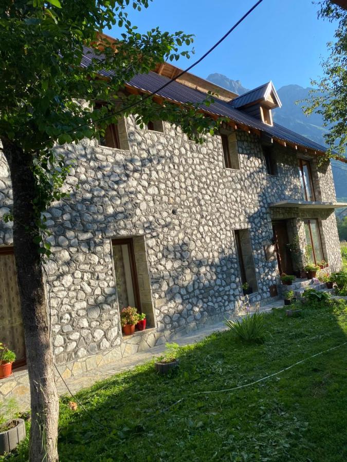 Guesthouse Demushi Valbone Bagian luar foto